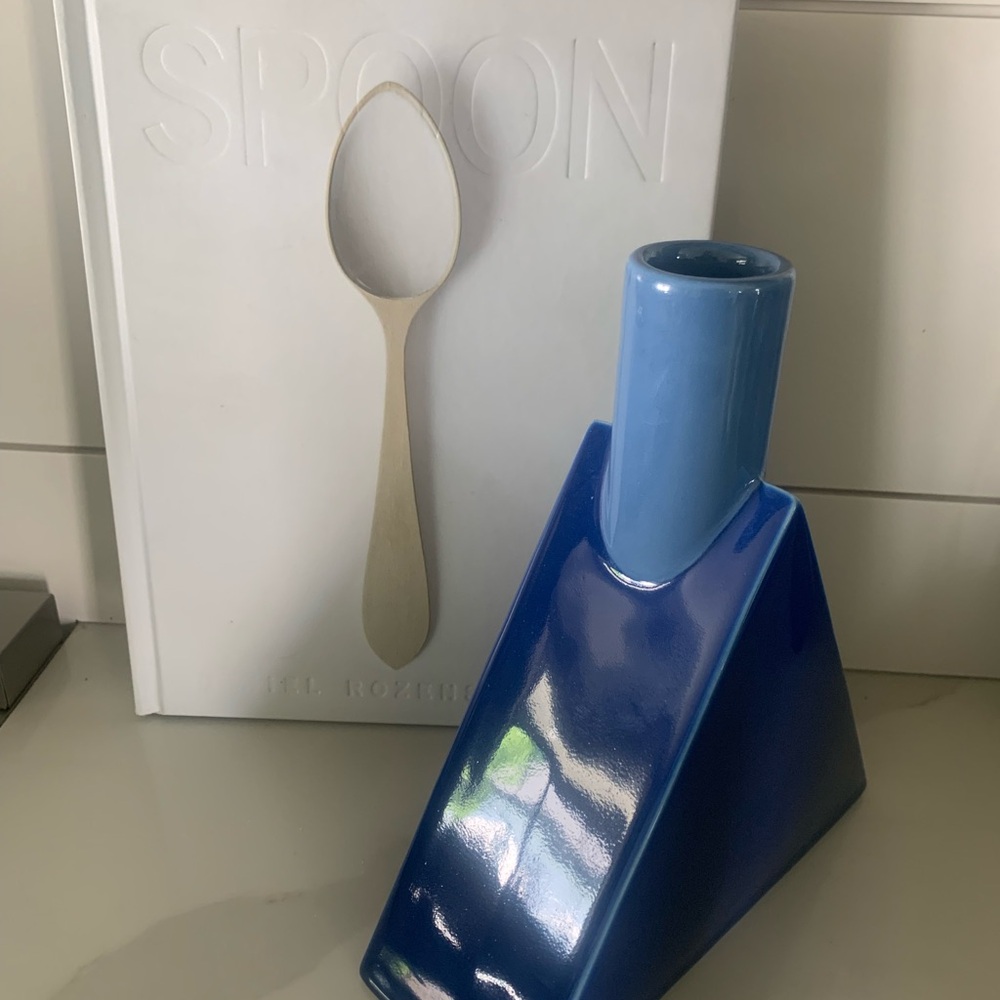 Jonathan Adler Now House 2 toned blue chroma decanter missing the stopper. - Picture 3 of 4